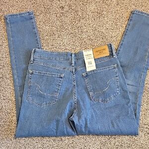 Signature by Levi Strauss Women's Classic Denim Skinny Jeans